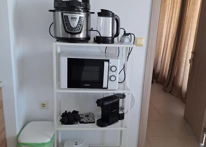 Santosha On The * Pomorie